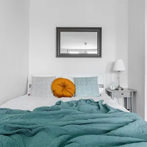 Apartament Shortstaypoland Madalinskiego, Warszawa